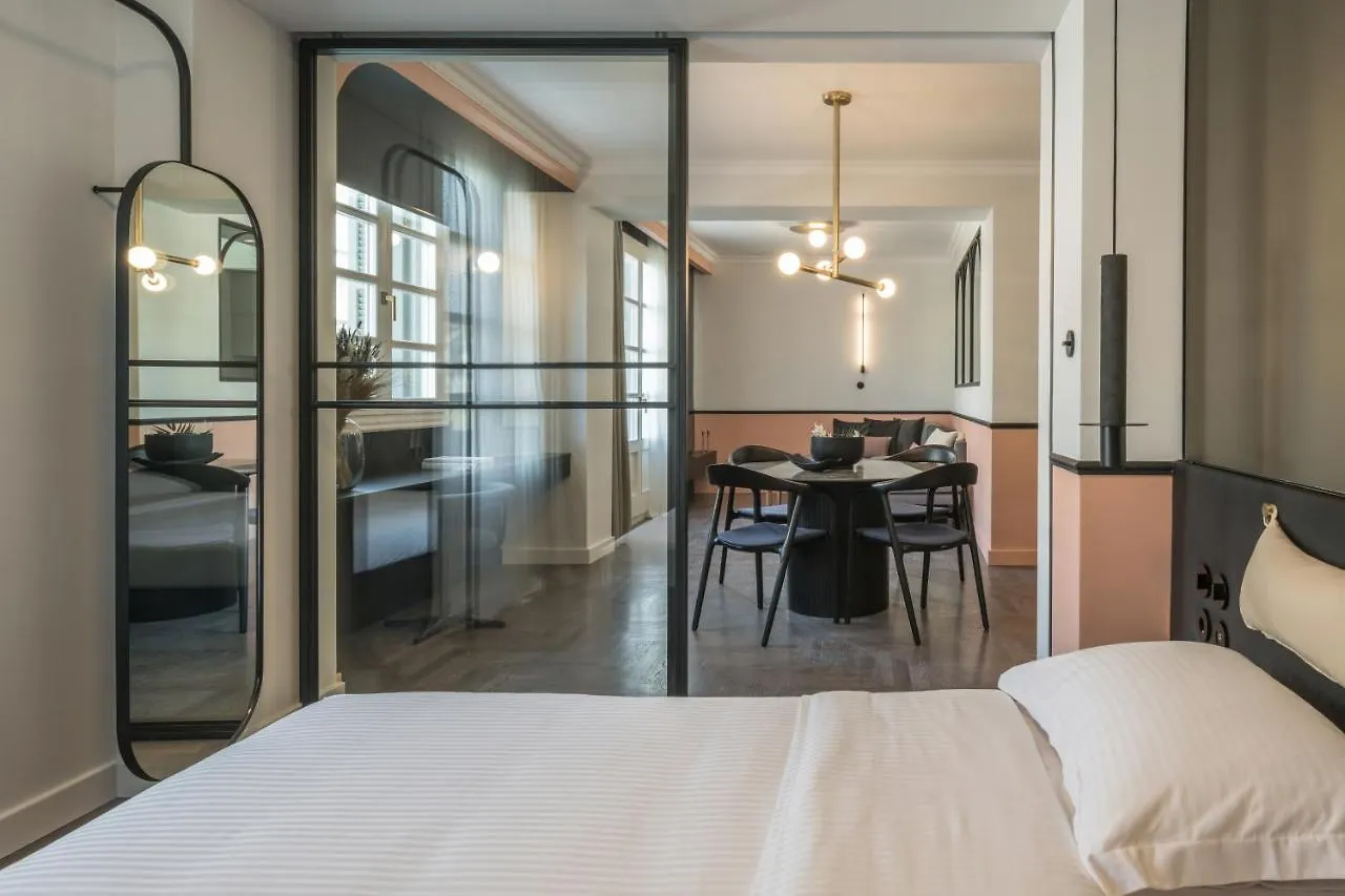 72 Ad Suites Thessaloniki Bed & Breakfast