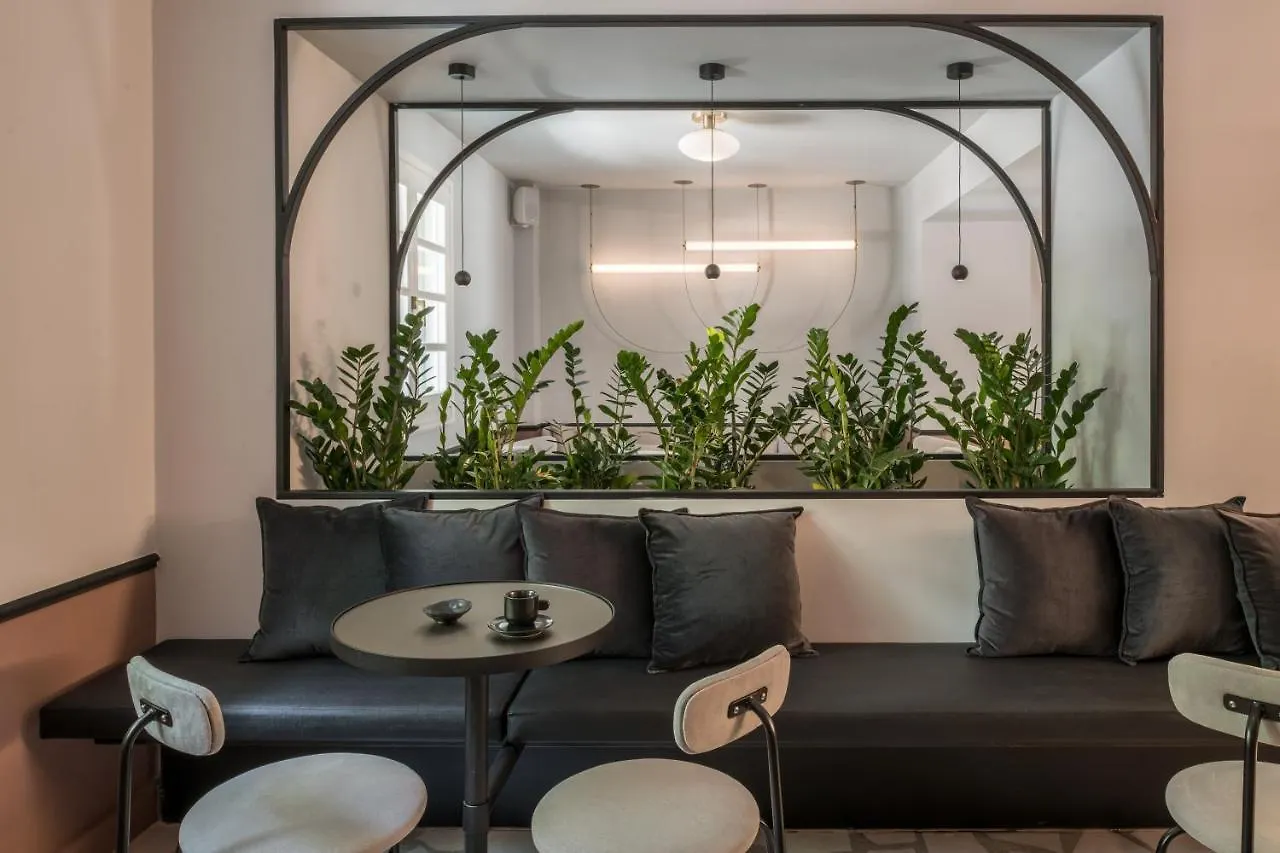 72 Ad Suites Thessaloniki