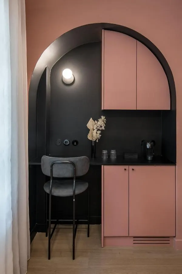 72 Ad Suites Thessaloniki Bed & Breakfast